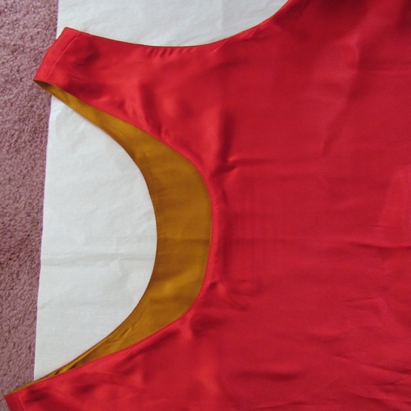 Women's Reversible Top Gold/Red - Picture 11 of 13